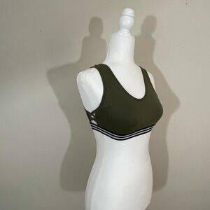 Series 8 Fitness sz med sports bra olive green